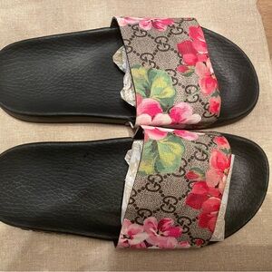 Gucci Blooms Supreme Floral slides